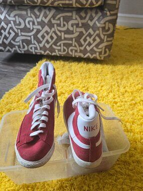 Red Nike